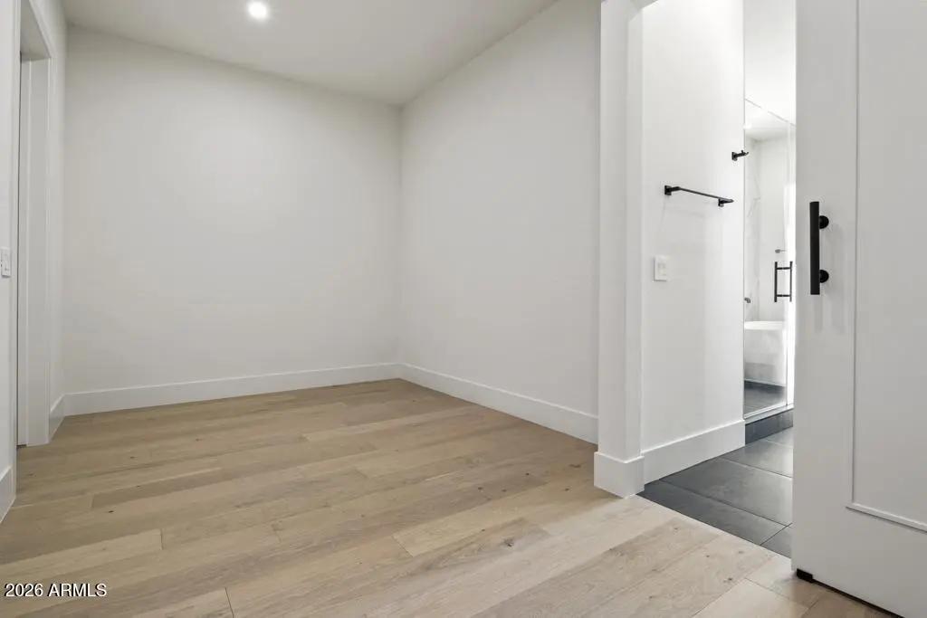 Real Estate Picture 34