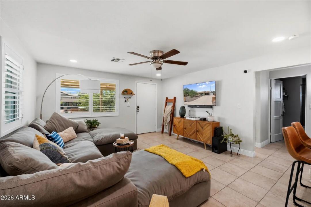 Real Estate Picture 10