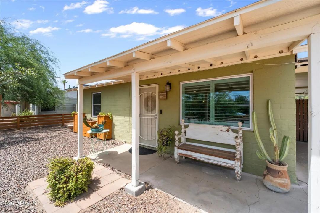 Real Estate Picture 8
