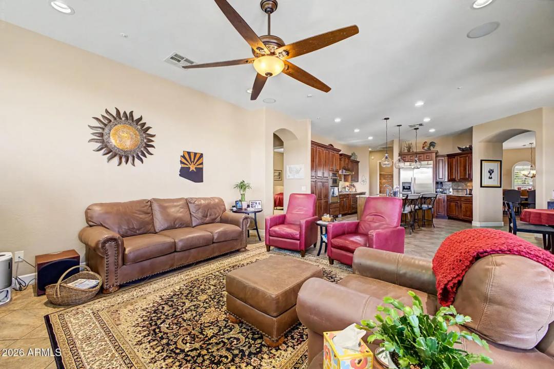 Real Estate Picture 10