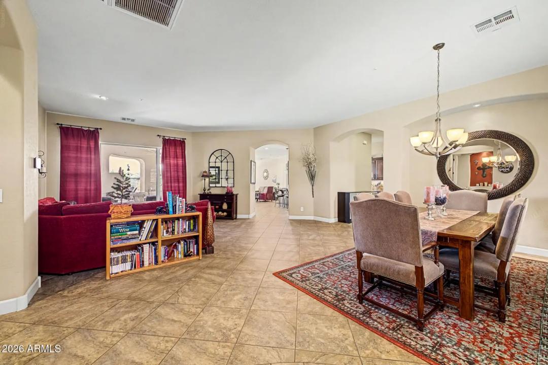 Real Estate Picture 11