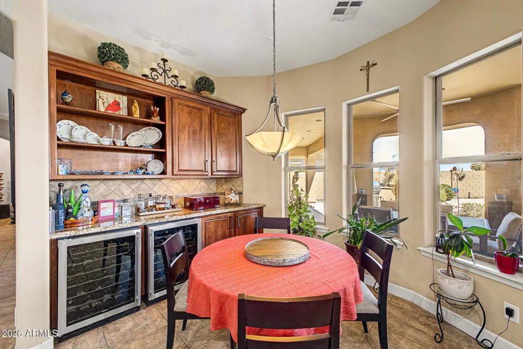 Real Estate Picture 14
