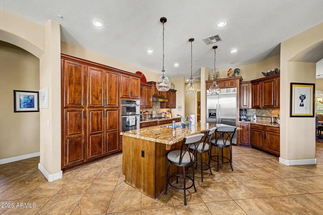 Real Estate Picture 16