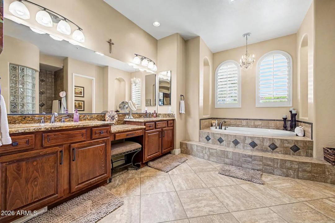 Real Estate Picture 23