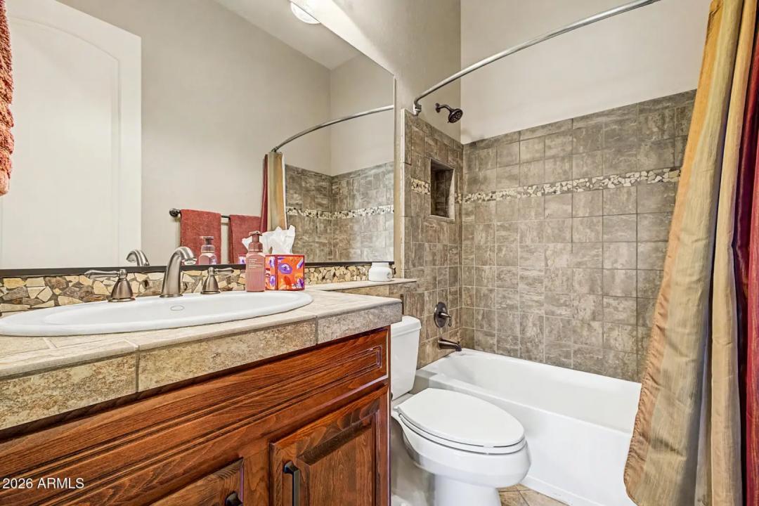 Real Estate Picture 26