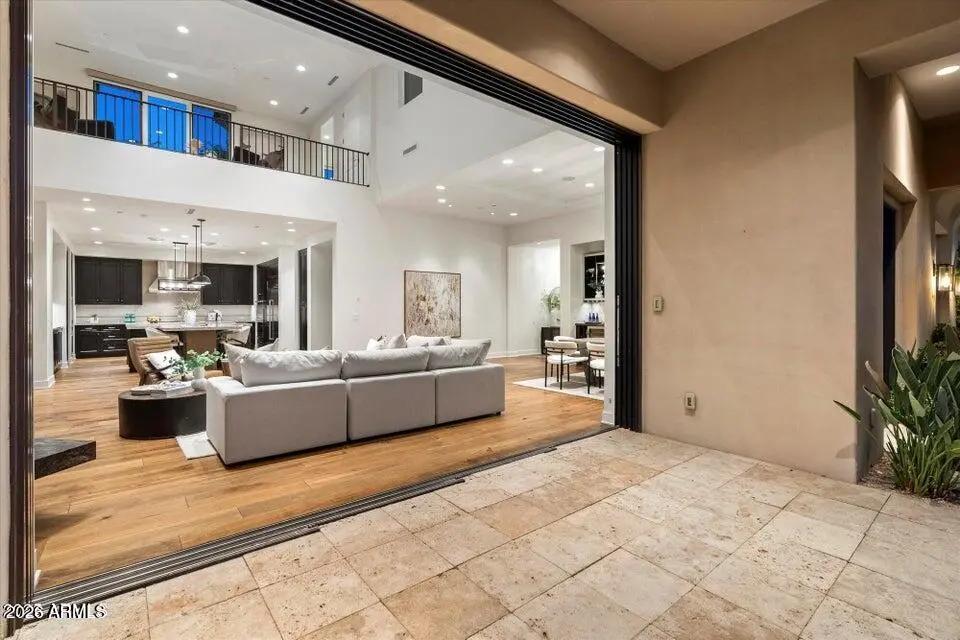 Real Estate Picture 5