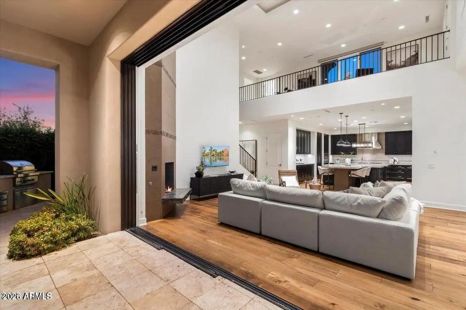Real Estate Picture 6