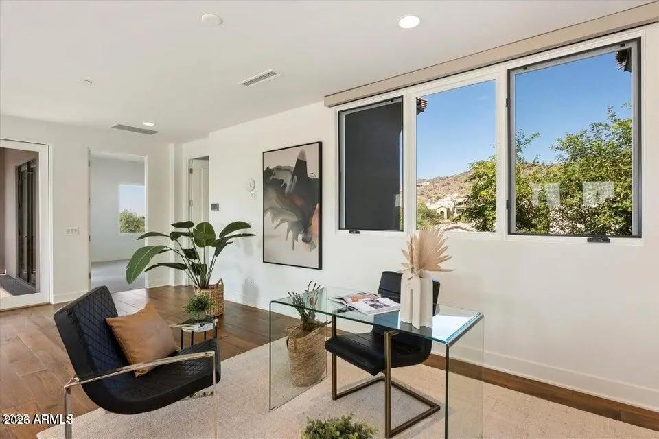 Real Estate Picture 25