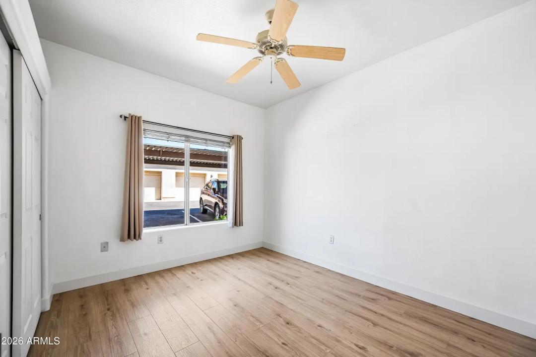 Real Estate Picture 25