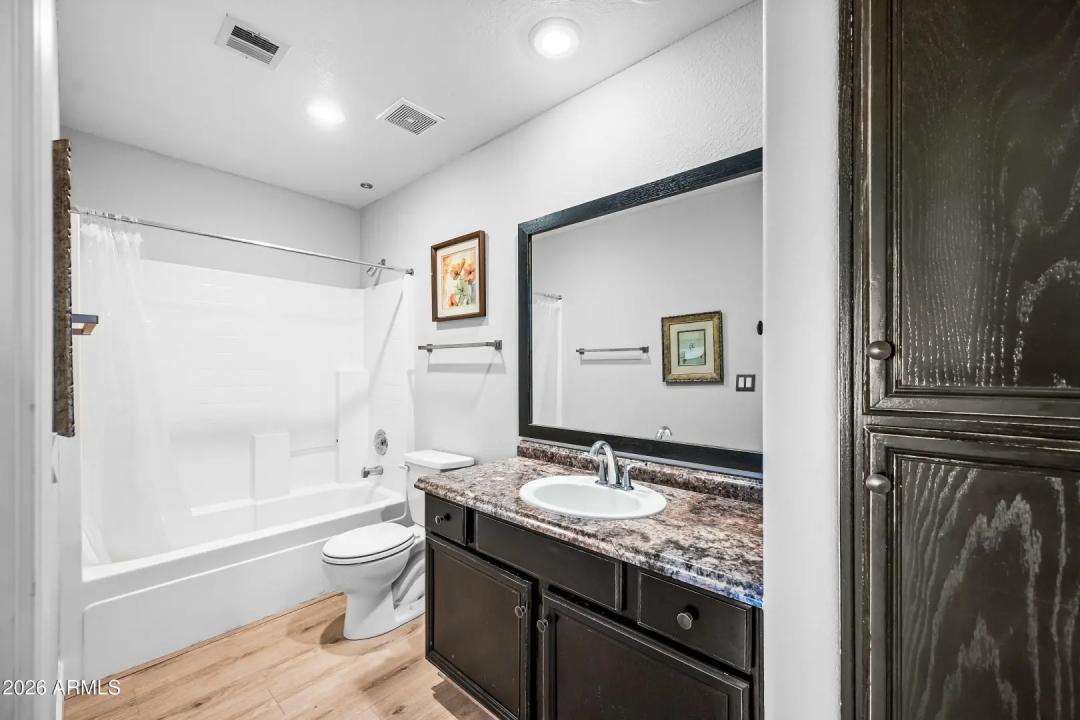 Real Estate Picture 26