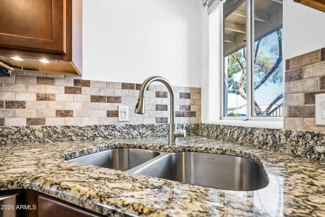 Real Estate Picture 14