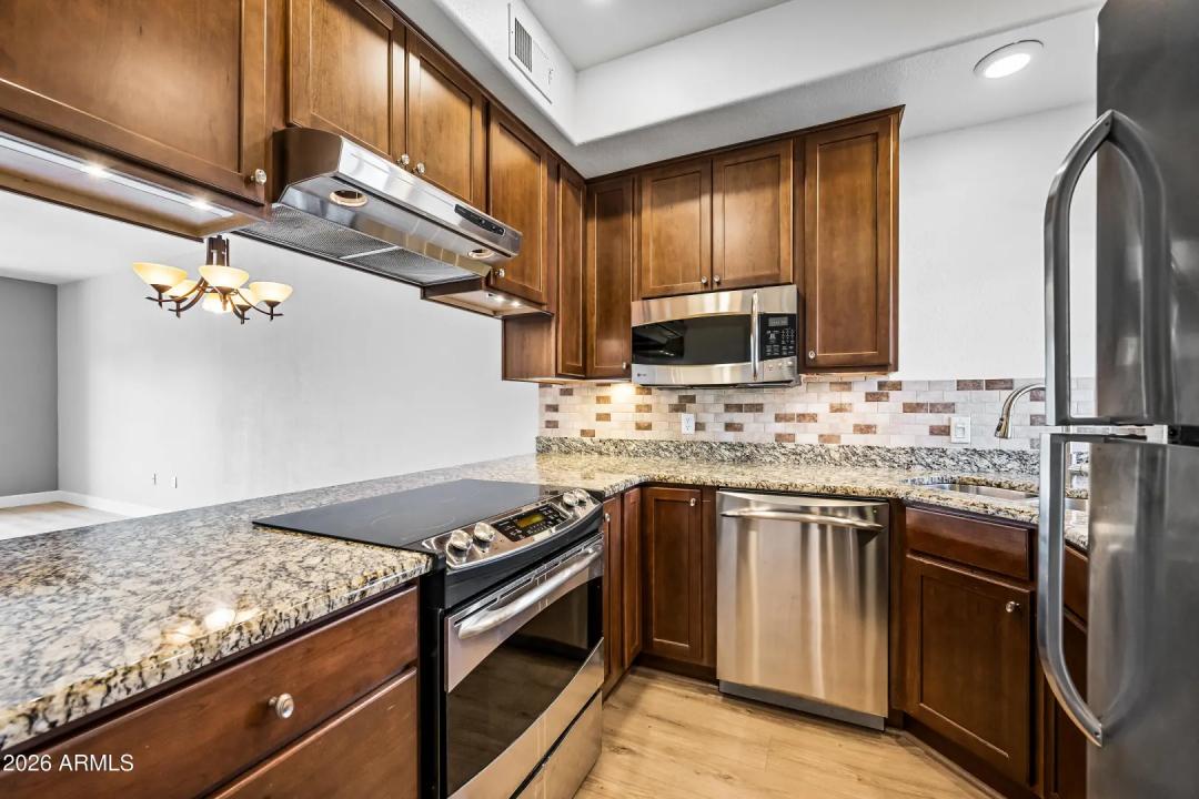 Real Estate Picture 11