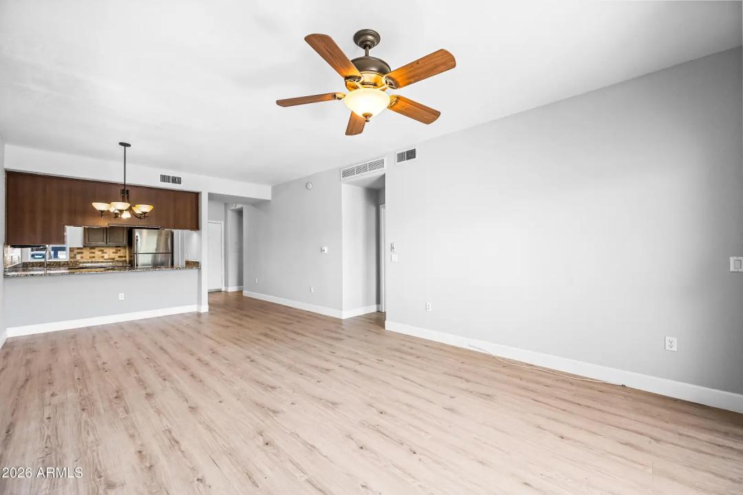 Real Estate Picture 7