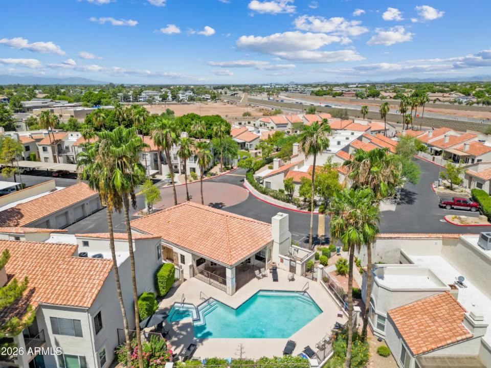Real Estate Picture 33