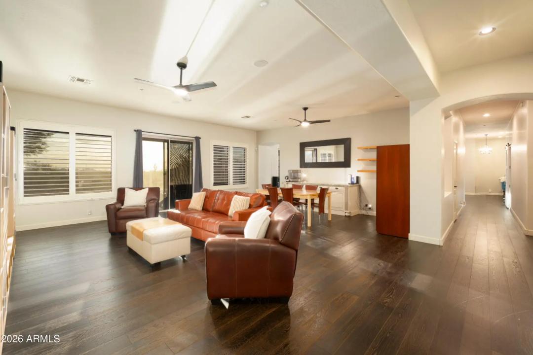 Real Estate Picture 9