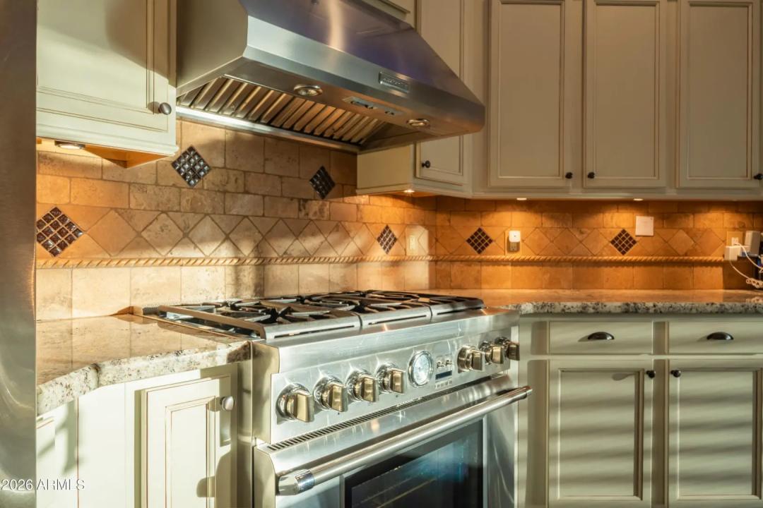 Real Estate Picture 7