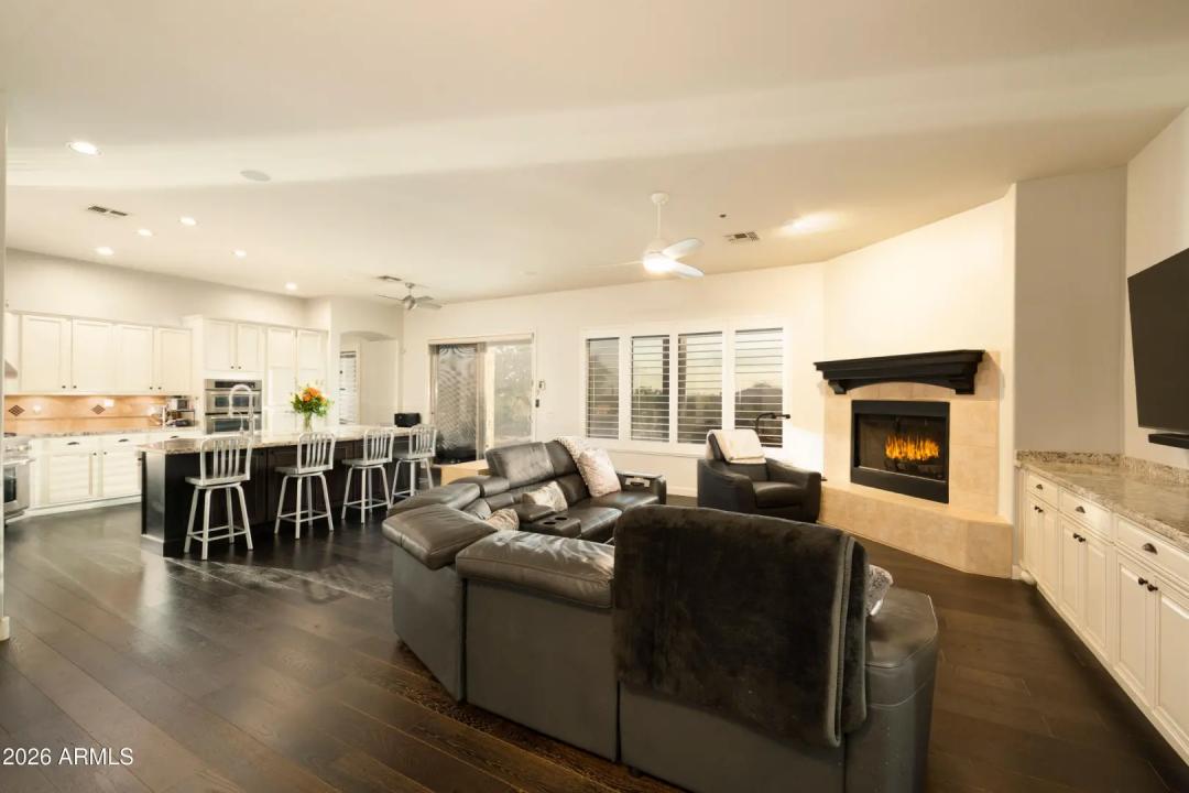 Real Estate Picture 8