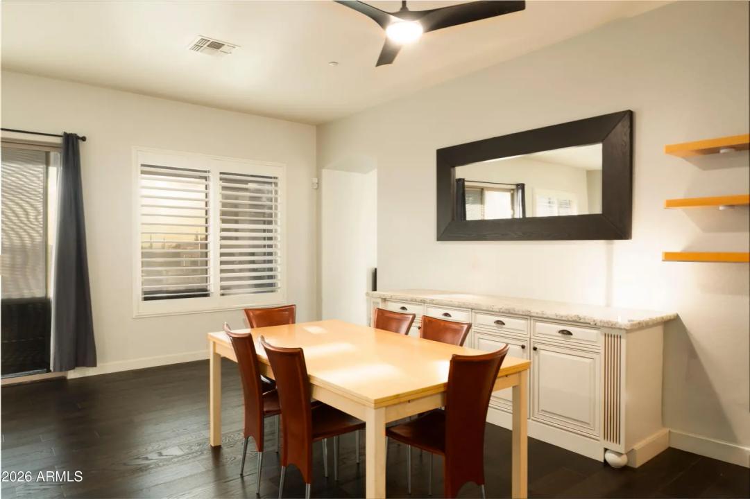 Real Estate Picture 10