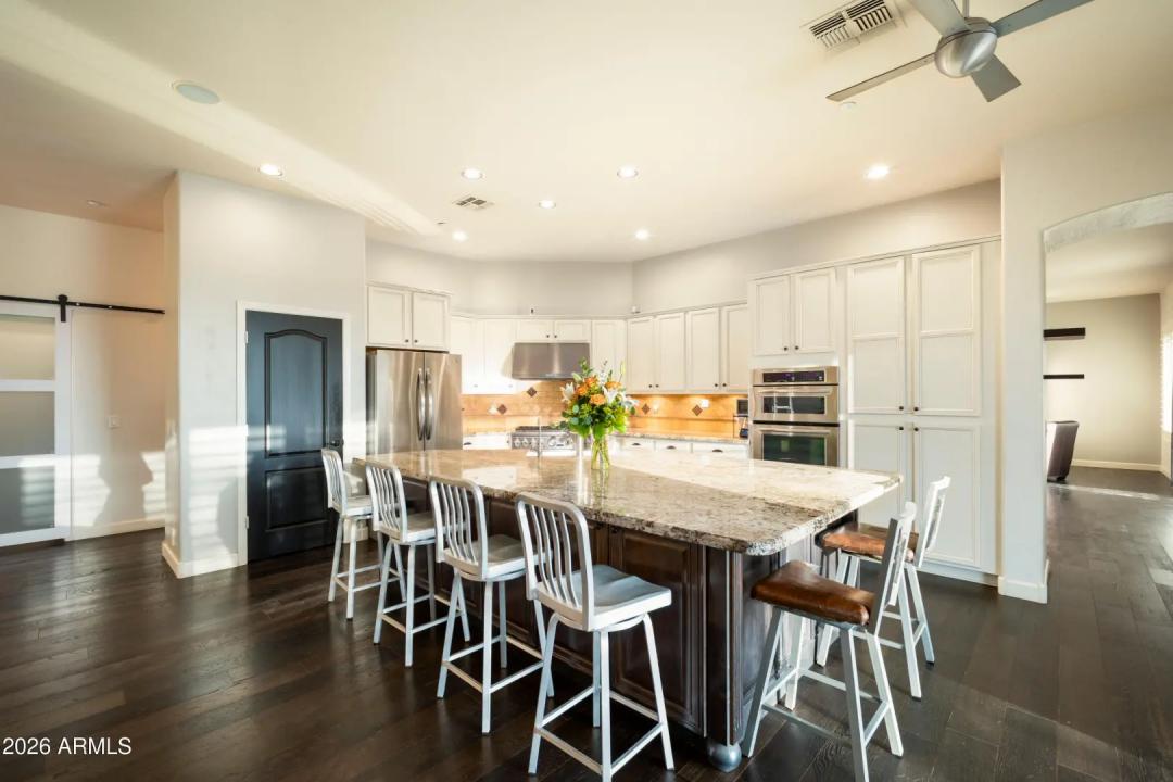 Real Estate Picture 6