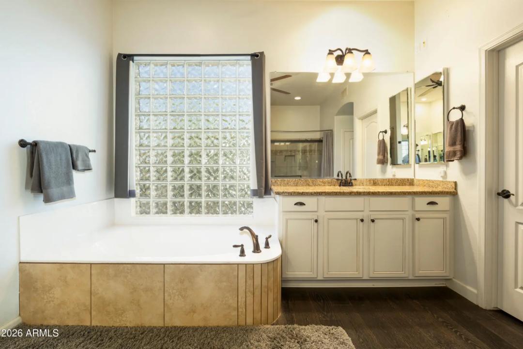 Real Estate Picture 13