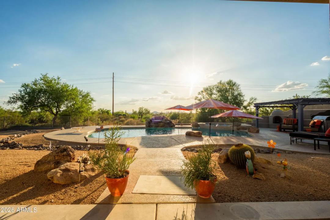 Real Estate Picture 3