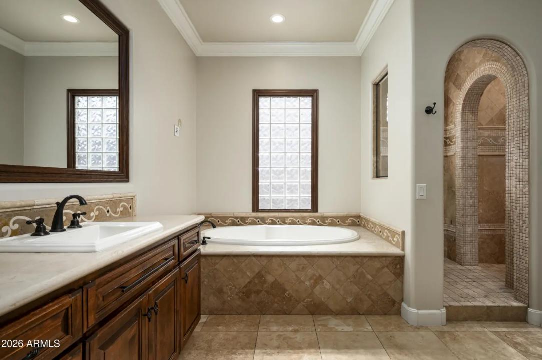 Real Estate Picture 14