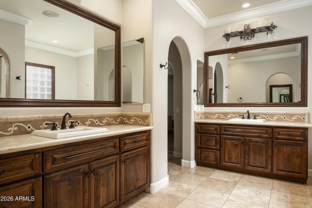 Real Estate Picture 13