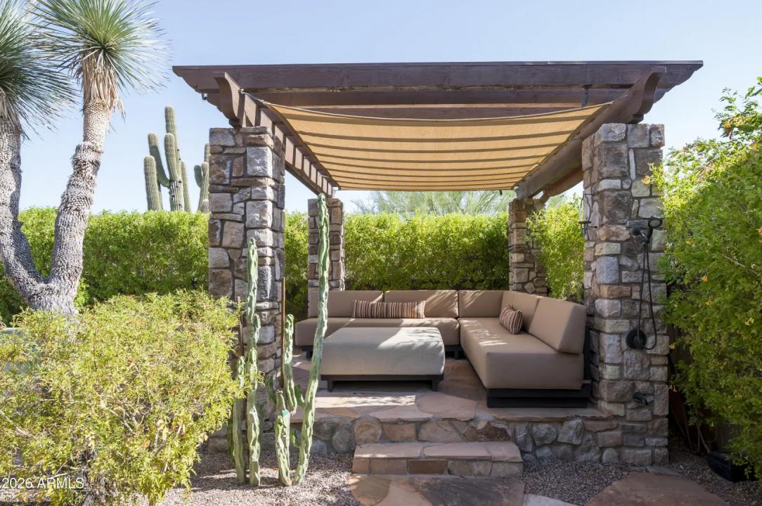 Real Estate Picture 17