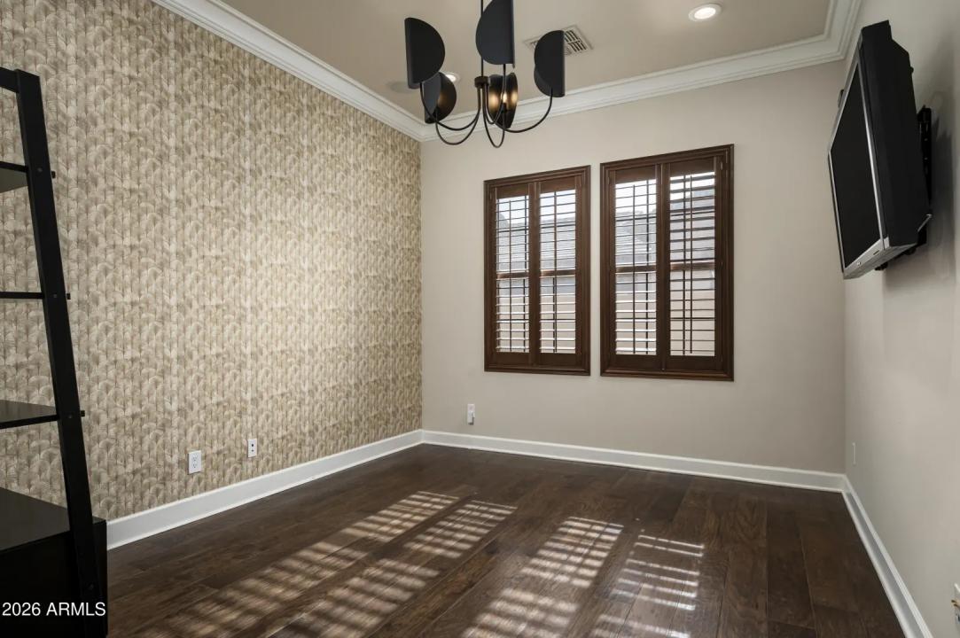 Real Estate Picture 15