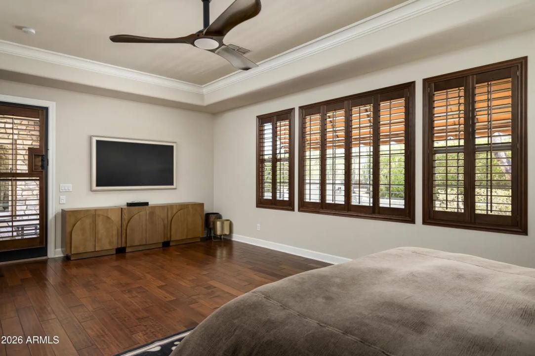 Real Estate Picture 11