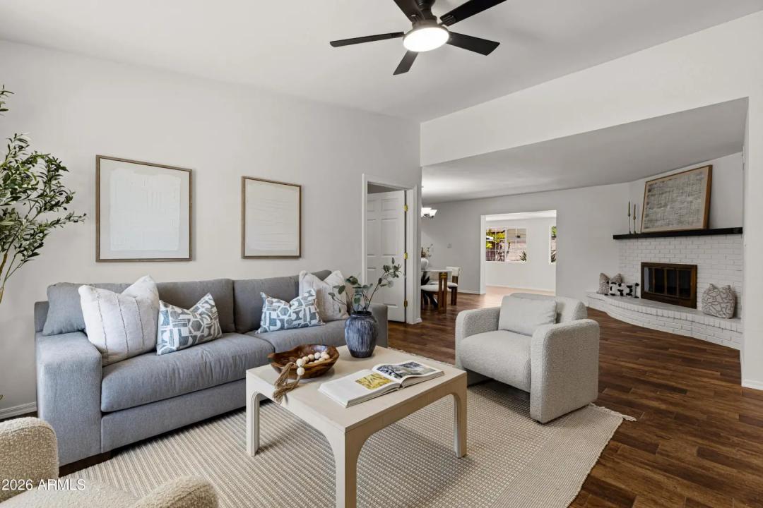 Real Estate Picture 3