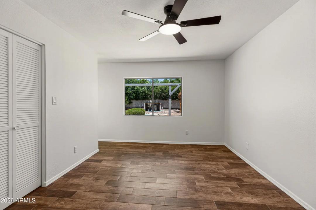 Real Estate Picture 17