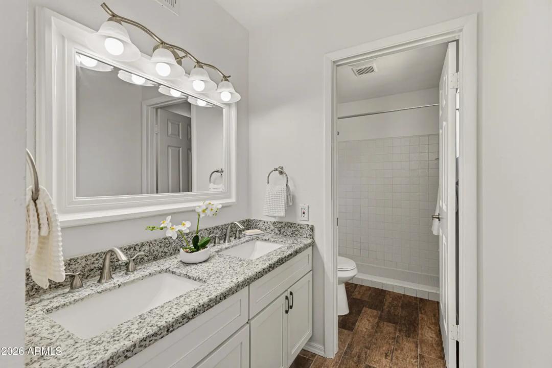 Real Estate Picture 20