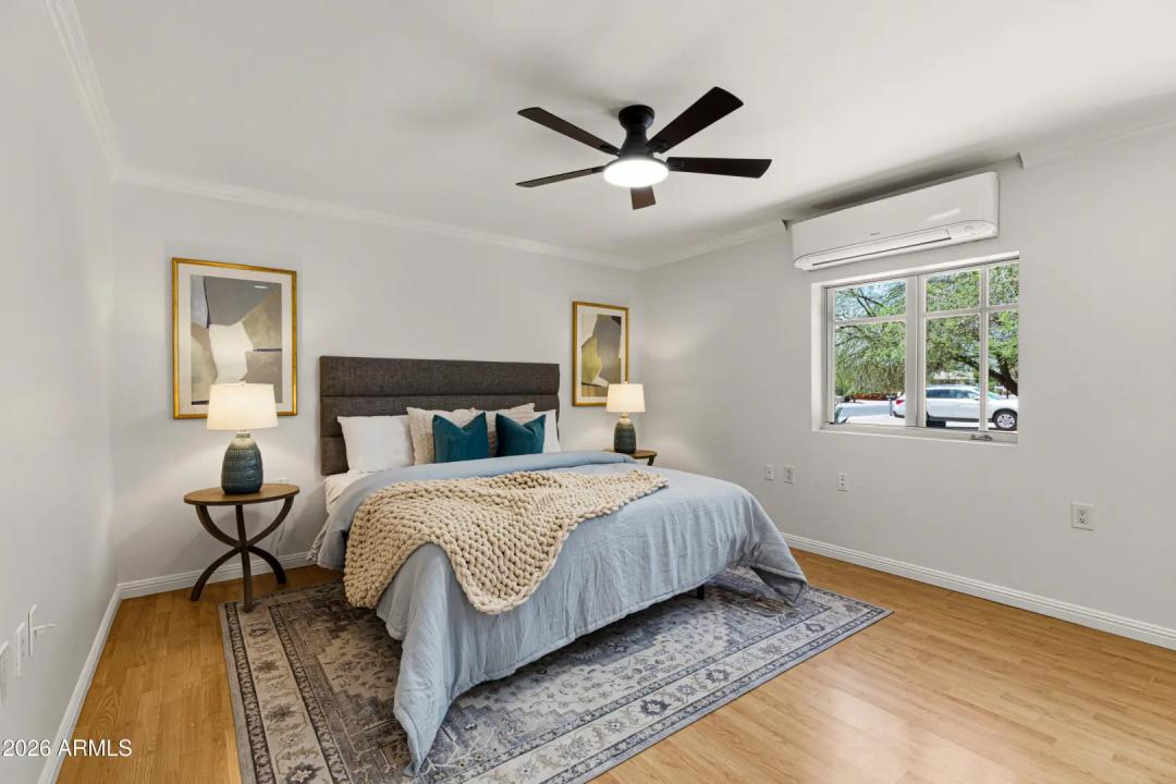 Real Estate Picture 12
