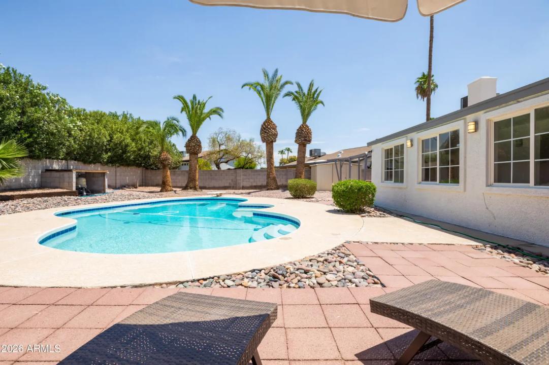 Real Estate Picture 25