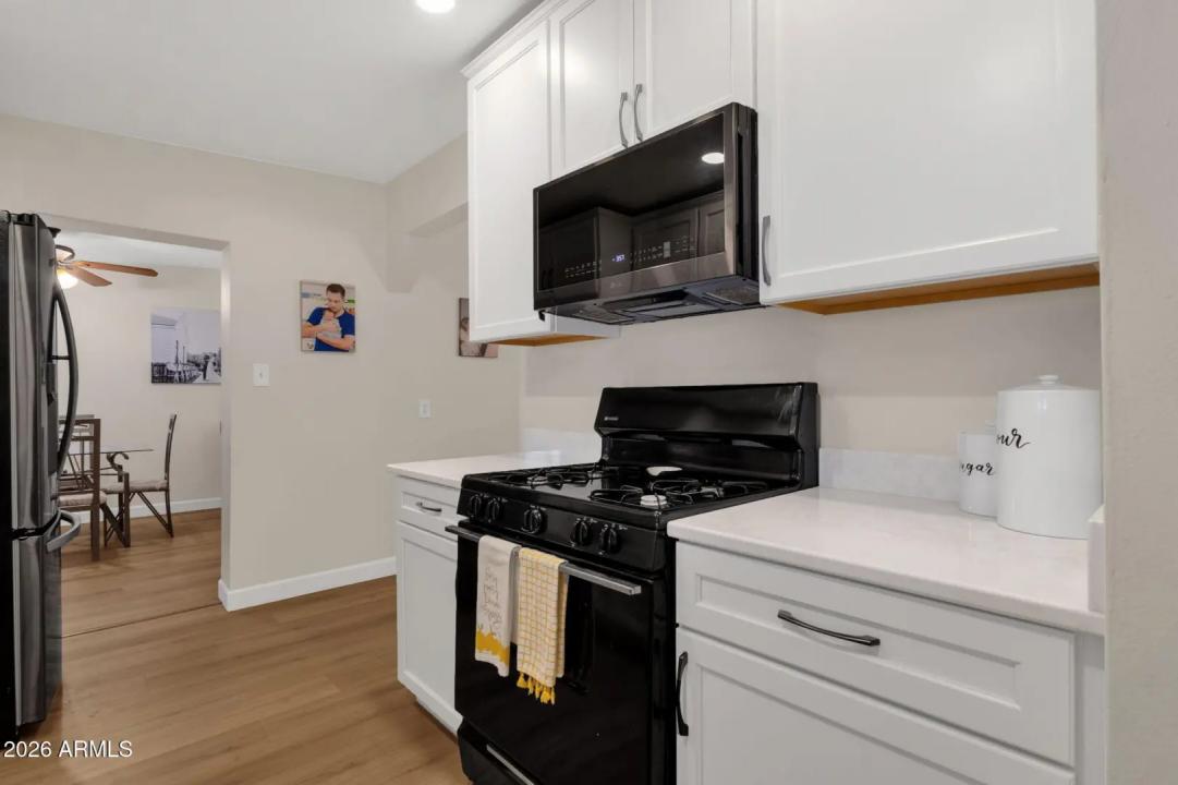 Real Estate Picture 6