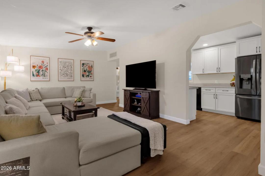 Real Estate Picture 12