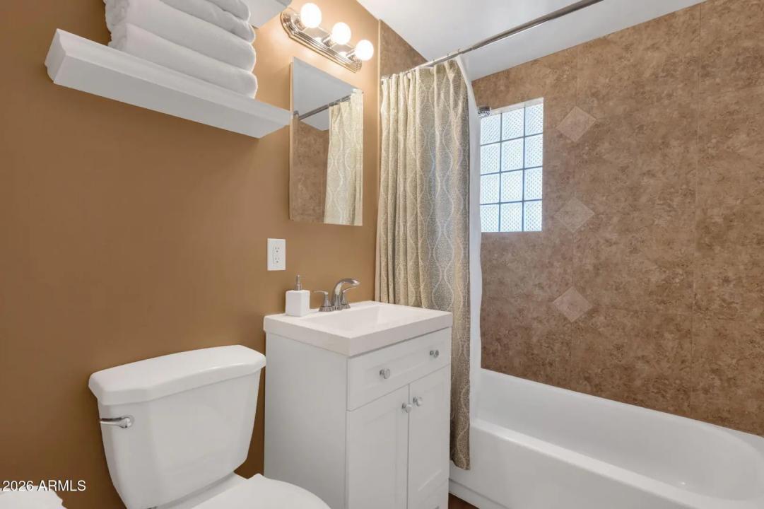 Real Estate Picture 25