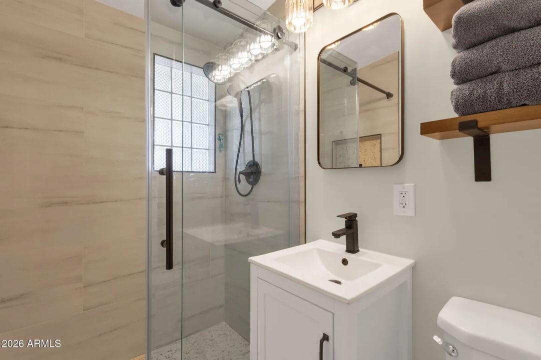 Real Estate Picture 22