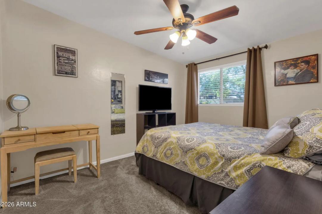 Real Estate Picture 24