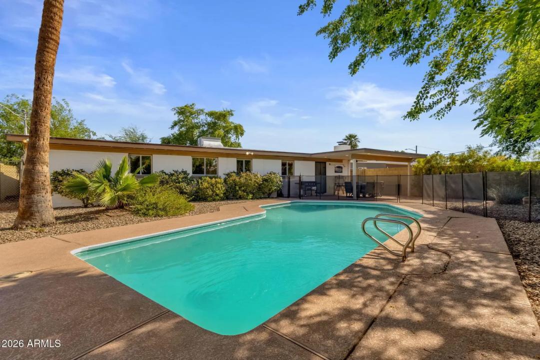 Real Estate Picture 32