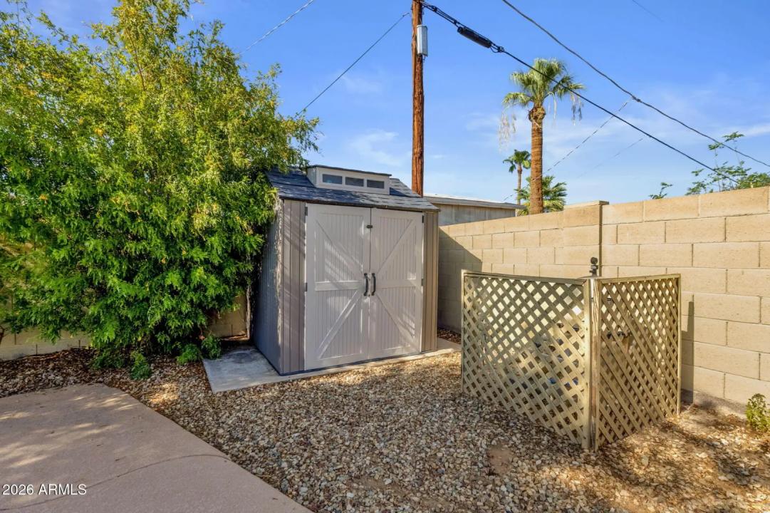 Real Estate Picture 33