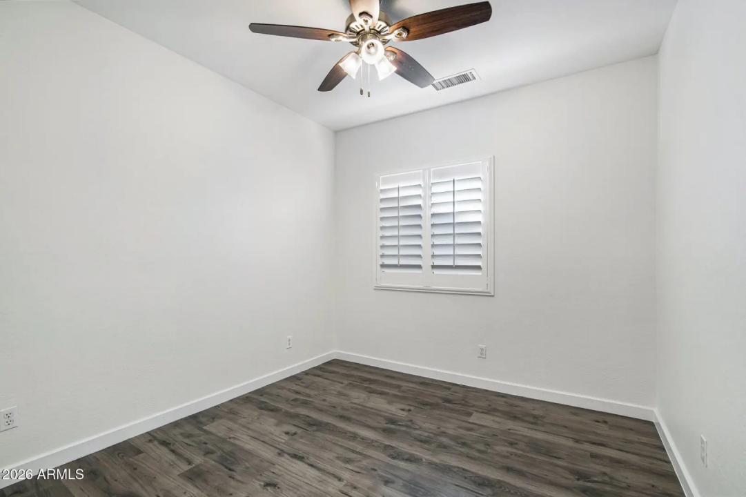 Real Estate Picture 23