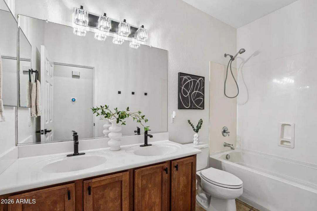 Real Estate Picture 28