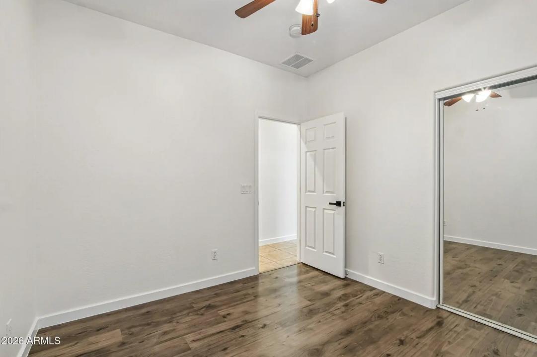 Real Estate Picture 24