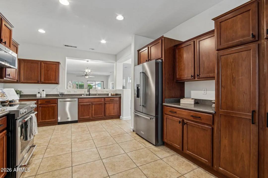 Real Estate Picture 7