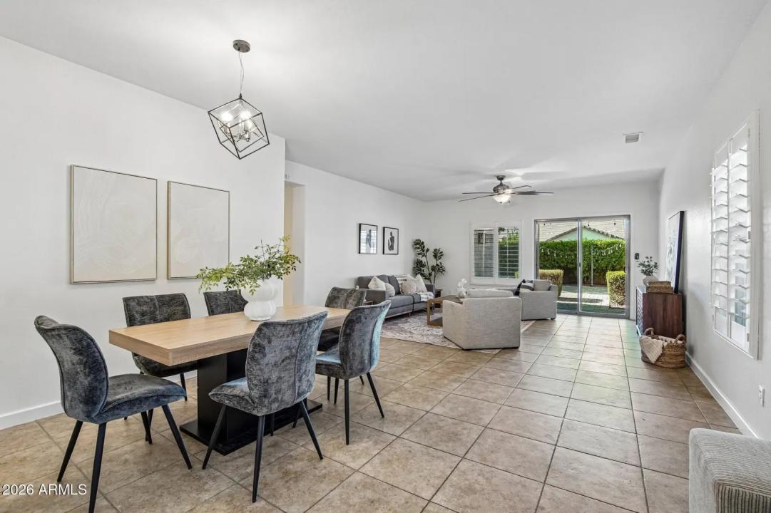 Real Estate Picture 11