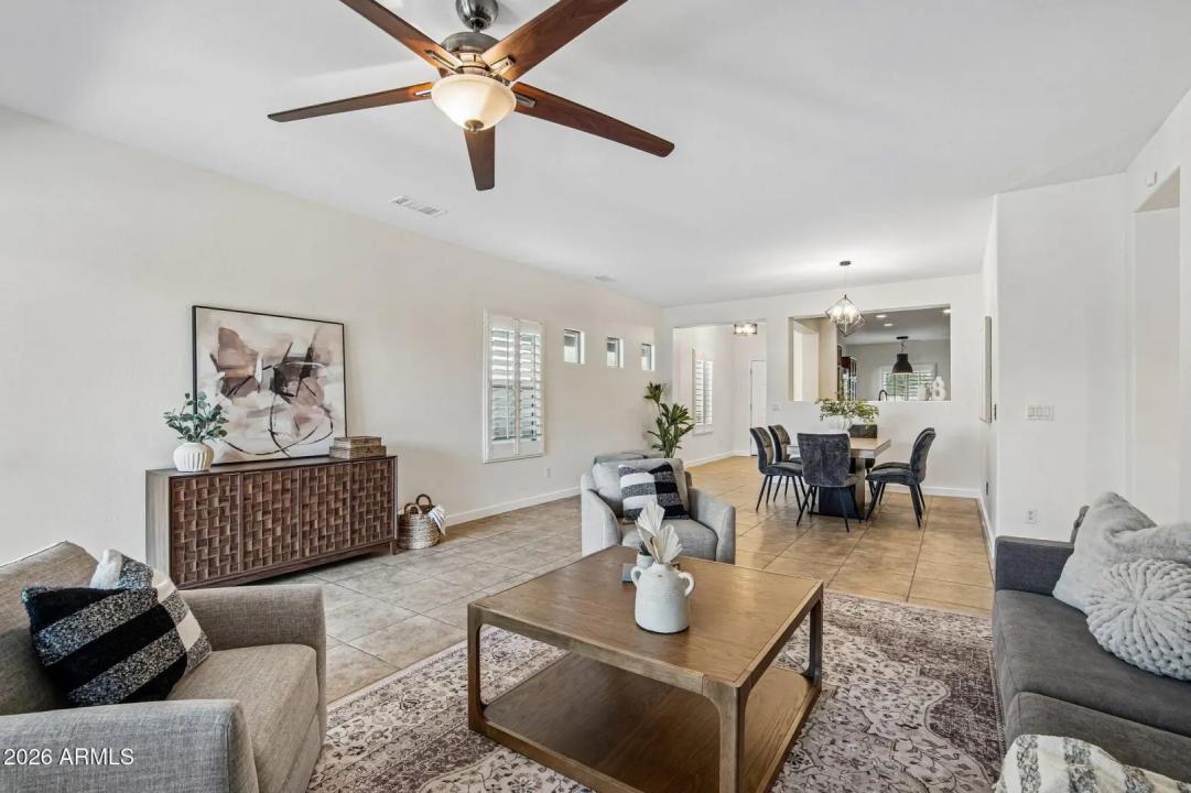 Real Estate Picture 3