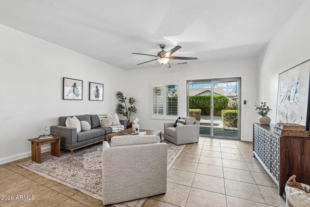Real Estate Picture 12