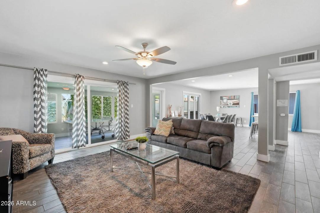 Real Estate Picture 3